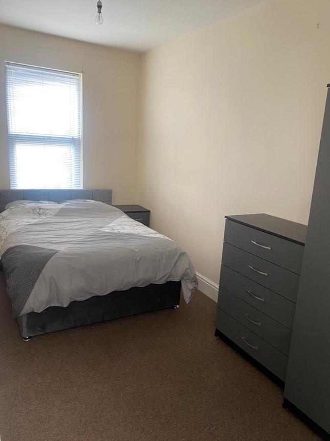 Spacious 4 Bedroom House Near Stokes Croft!! Central!!! Bristol Extérieur photo