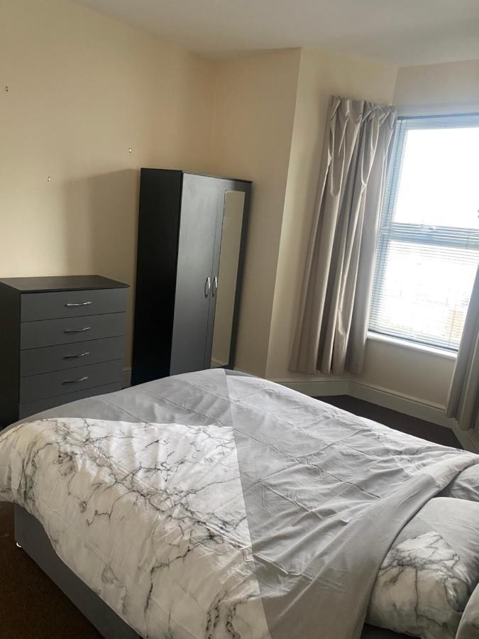 Spacious 4 Bedroom House Near Stokes Croft!! Central!!! Bristol Extérieur photo
