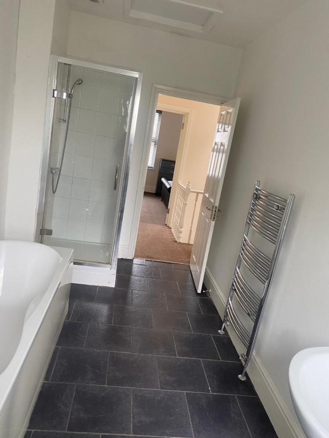 Spacious 4 Bedroom House Near Stokes Croft!! Central!!! Bristol Extérieur photo