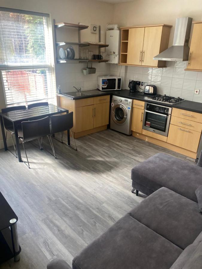 Spacious 4 Bedroom House Near Stokes Croft!! Central!!! Bristol Extérieur photo